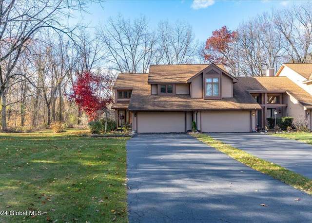 Property at 4075 Georgetown Sq, Schenectady, NY 12303, 2 beds, 2.5 baths