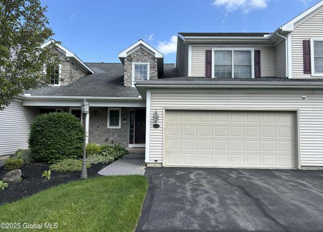 Property at 2354 E Nott St, Niskayuna, NY 12309, 3 beds, 2.5 baths