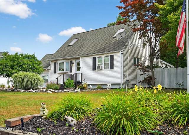 Property at 2 David Ct, Albany, NY 12205, 3 beds, 1 bath