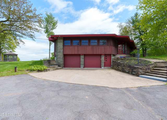 Property at 6563 Mariaville Rd, Schenectady, NY 12306, 3 beds, 2.5 baths
