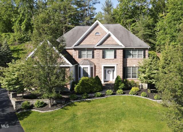 Property at 779 Waldens Pond, Albany, NY 12203, 5 beds, 5.5 baths