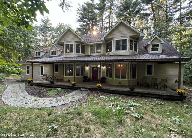 Property at 2491 Brookview Rd, Schodack, NY 12033, 4 beds, 3 baths