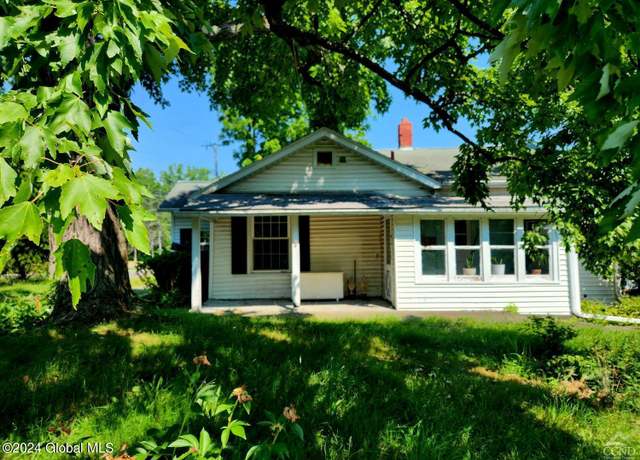 Property at 84 Washington Ave, Coxsackie, NY 12051, 2 beds, 2 baths
