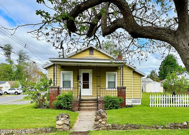 Property at 3041 Granville Ave, Schenectady, NY 12306, 3 beds, 1 bath