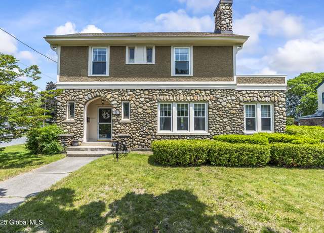 Property at 71 Melrose Ave, Albany, NY 12203, 4 beds, 1.5 baths
