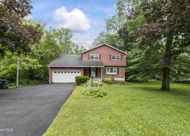 Property at 1148 Rosehill Blvd, Schenectady, NY 12309, 4 beds, 2.5 baths