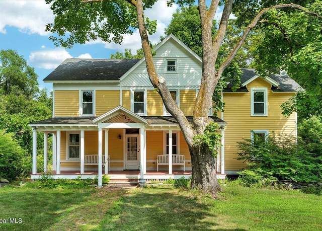 Property at 18 Gaffney Ln, Kinderhook, NY 12106, 3 beds, 2.5 baths