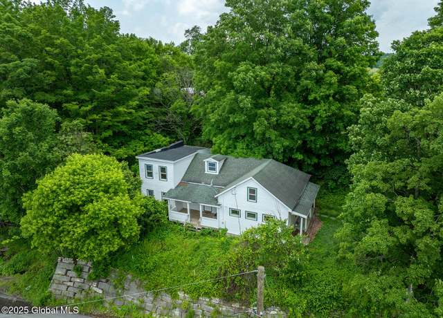 Property at 9 Mcdougal Lake Rd, Cossayuna, NY 12823, 3 beds, 2 baths