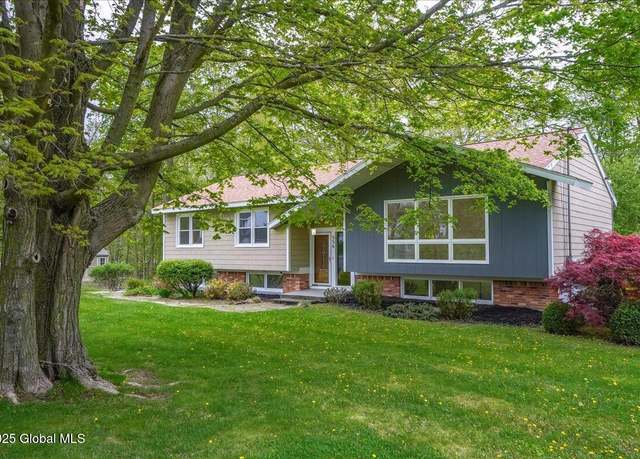 Property at 556 Swaggertown Rd, Glenville, NY 12302, 3 beds, 2.5 baths