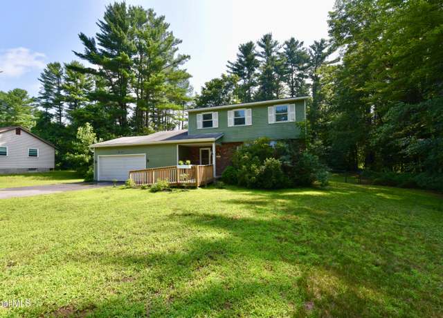 Property at 49 Hopeful Ln, Gansevoort, NY 12831, 3 beds, 1.5 baths