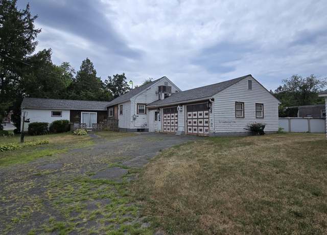 Property at 31 Kellogg Rd, Stillwater, NY 12170, 4 beds, 2 baths