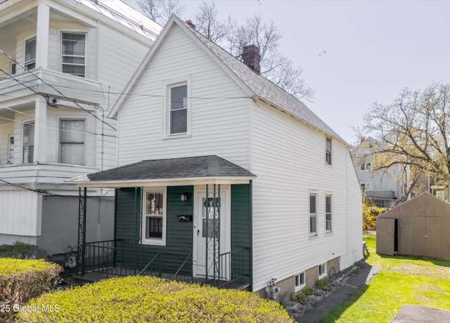 Property at 556 Clarendon St, Schenectady, NY 12308, 2 beds, 1 bath