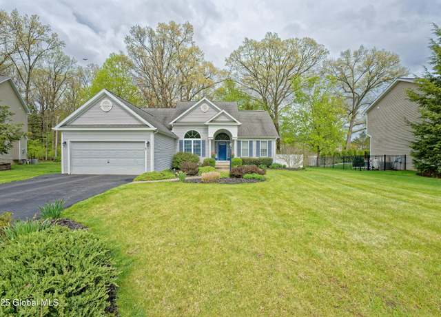 Property at 5 Highland Oaks, Clifton Park, NY 12065, 3 beds, 2.5 baths