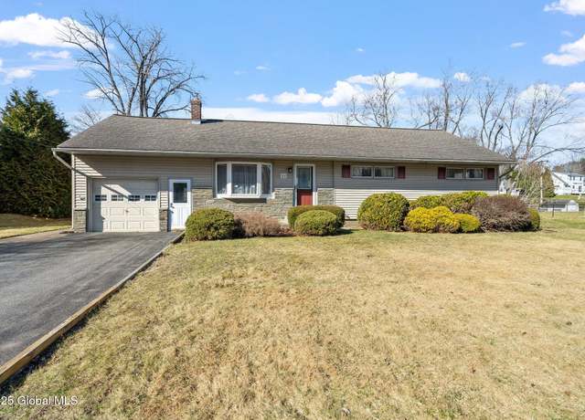 Property at 44 Beechwood Dr, Ballston Lake, NY 12019, 4 beds, 1.5 baths