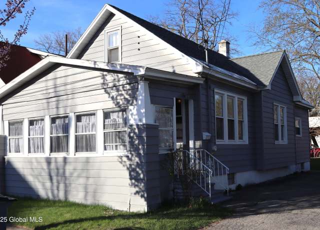 Property at 467 Arthur St, Schenectady, NY 12306, 3 beds, 1 bath