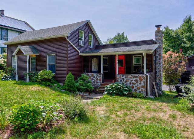 Property at 337 Hoags Corners Rd, Averill Park, NY 12018, 2 beds, 1 bath
