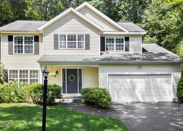 Property at 93 Damascus Dr, Gansevoort, NY 12831, 4 beds, 2.5 baths