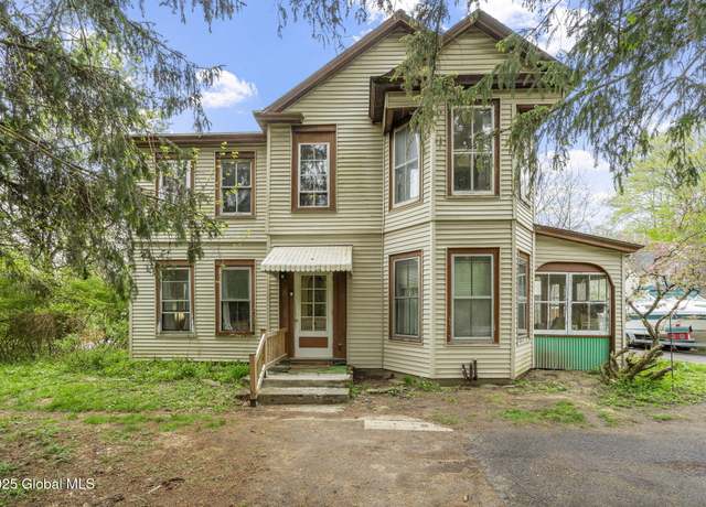 Property at 553 Sacandaga Rd, Schenectady, NY 12302, 8 beds, 3.5 baths