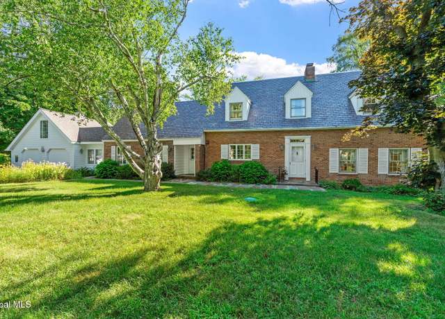 Property at 664 St Davids Ln, Niskayuna, NY 12309, 5 beds, 3.5 baths