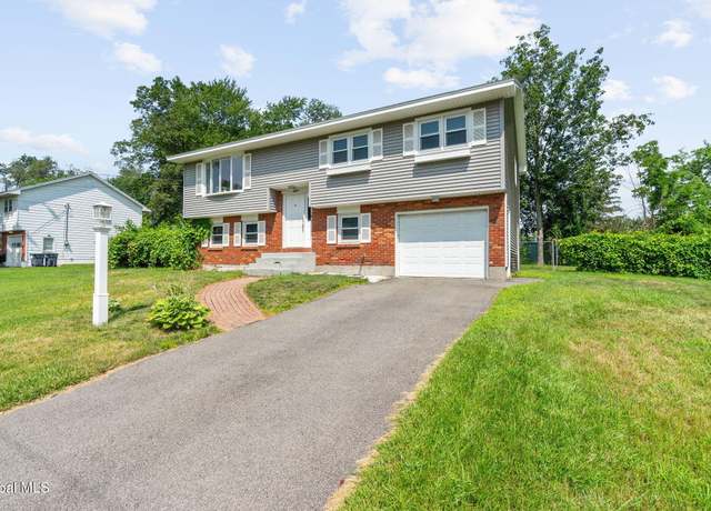 Property at 11 St Thomas Ln, Schenectady, NY 12304, 4 beds, 1.5 baths