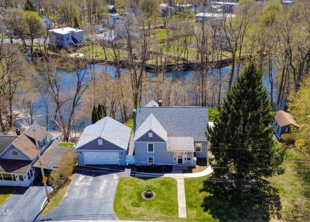 Property at 207 Frances St, Amsterdam, NY 12010, 3 beds, 1 bath