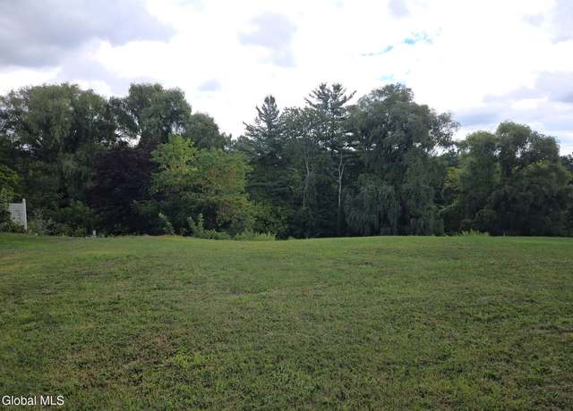 Property at 26 Fairway Ct, Albany, NY 12208