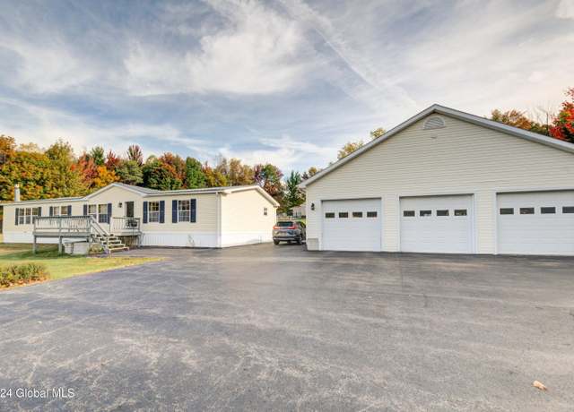 Property at 169 Old State Rd, Broadalbin, NY 12025, 3 beds, 2.5 baths
