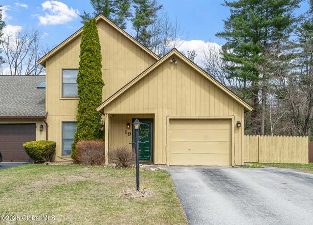 Property at 19 Margaret Dr, Queensbury, NY 12804, 2 beds, 1.5 baths