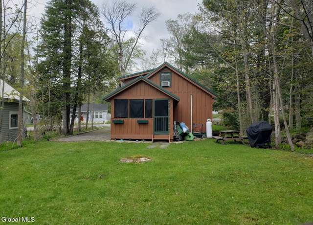 Property at 129 3rd, Caroga Lake, NY 12032, 2 beds, 1 bath