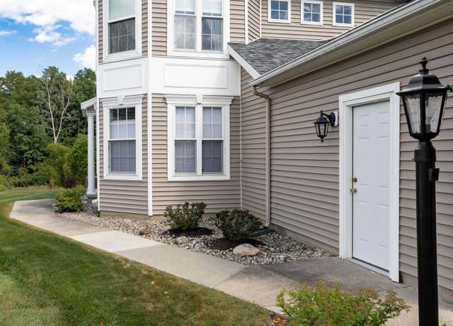 Property at 40 Patroon Pointe Dr, Rensselaer, NY 12144, 3 beds, 2.5 baths