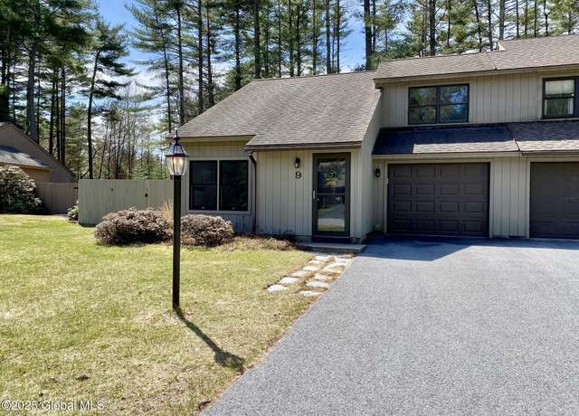 Property at 9 Elizabeth Ln, Queensbury, NY 12804, 2 beds, 1.5 baths