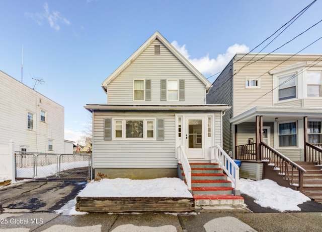 Property at 19 W Van Vechten St, Albany, NY 12209, 3 beds, 1.5 baths