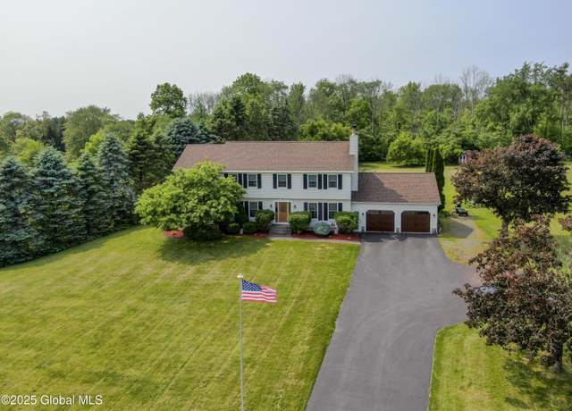 Property at 540 Mohawk Dr, Fonda, NY 12068, 6 beds, 2.5 baths