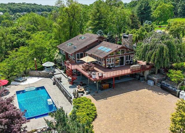 Property at 165 Hasbrouck Rd, Goshen, NY 10924, 3 beds, 3.5 baths