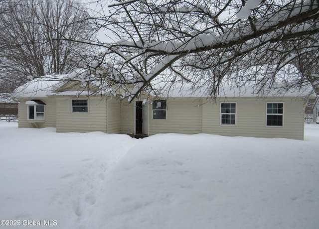 Property at 1722 County Route 57, Fulton, NY 13069, 3 beds, 1 bath