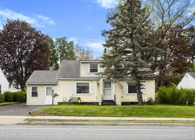 Property at 1834 Western Ave, Albany, NY 12203, 4 beds, 1.5 baths