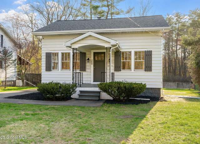 Property at 289 Elsmere Ave, Delmar, NY 12054, 3 beds, 1 bath