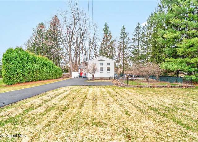 Property at 178 Old Niskayuna Rd, Colonie, NY 12110, 2 beds, 1 bath