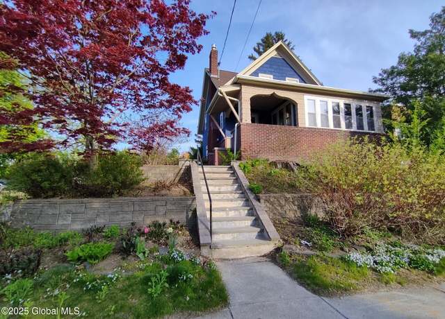Property at 103 Eileen St, Albany, NY 12203, 3 beds, 1 bath