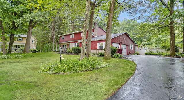 Photo of 10 Cypress Pt, Clifton Park, NY 12065