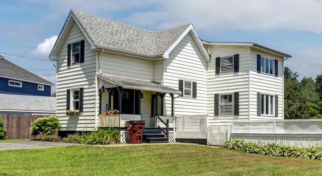 Photo of 135 Wells St, Gloversville, NY 12078
