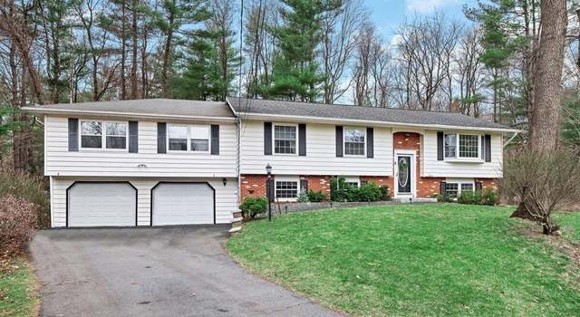 Photo of 8 Nutmeg Ct, Clifton Park, NY 12065