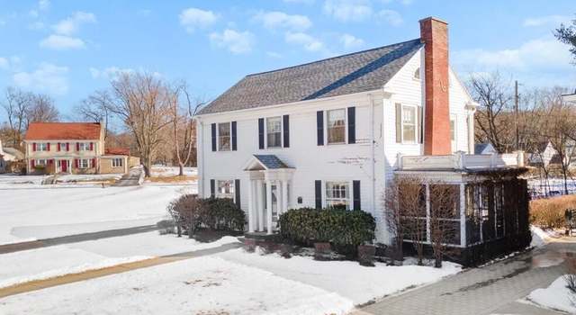 Photo of 10 Eaton Rd, Troy, NY 12180