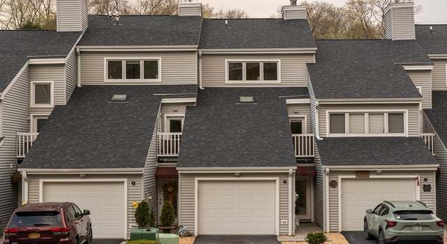 Photo of 8 Marina Dr, Catskill, NY 12414