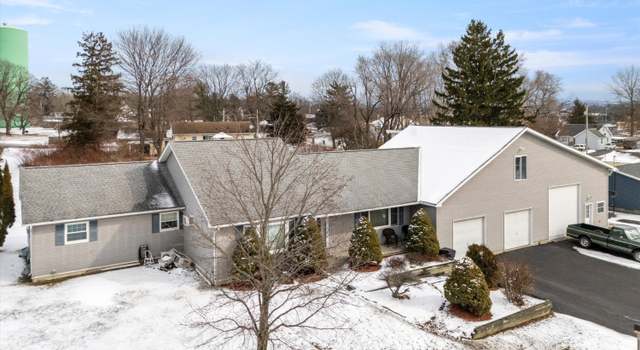 Photo of 6 Joslen Heights Rd, Hudson, NY 12534