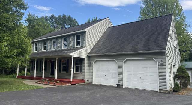 Photo of 425 Tempel Ln, Rensselaer, NY 12144