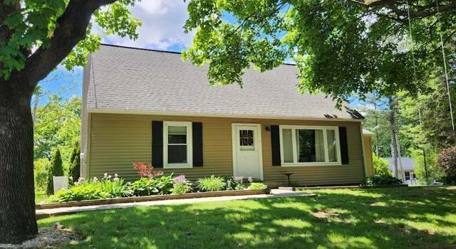 Photo of 9 Elliot Ave, East Greenbush, NY 12061
