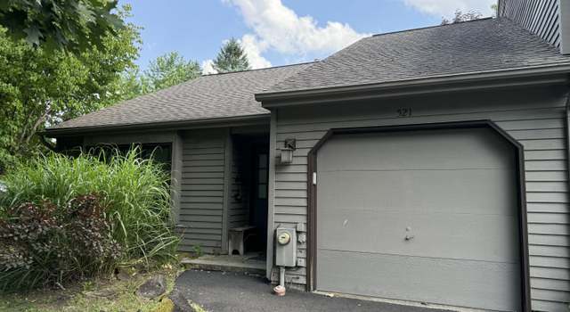 Photo of 521 Townwood Dr, Guilderland, NY 12203