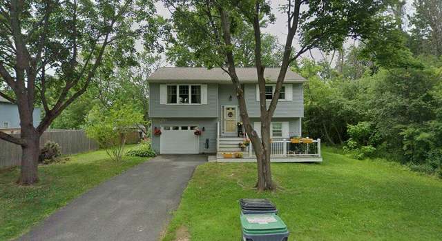 Photo of 6 York Pl, Latham, NY 12110