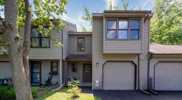 Photo of 246 Woodscape Dr, Albany, NY 12203